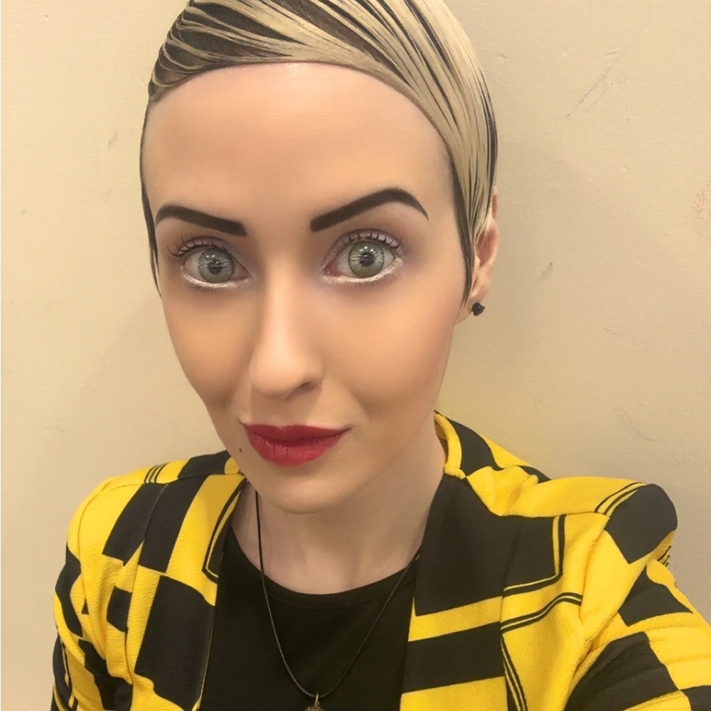 Meet your Posher, Yenna